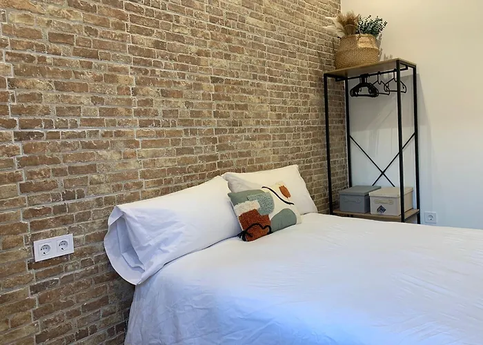 Valencia Beach Rooms * Valencia