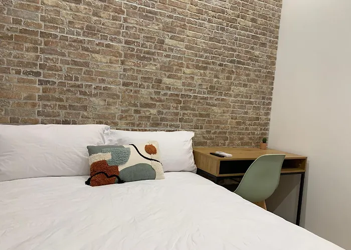 Valencia Beach Rooms * Valencia