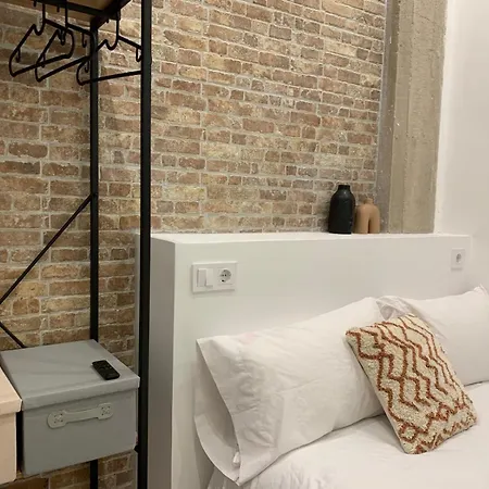 Valencia Beach Rooms Homestay szállás *